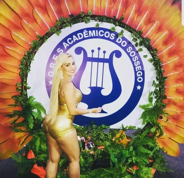 Camila, acompanhante loira curvilinea em São Paulo, SP - Real Prazer