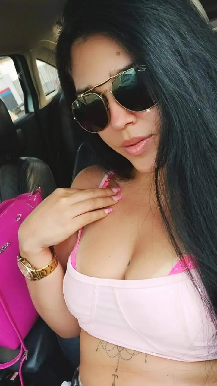 Eva Milena lacerda, acompanhante morena de cabelos longos corpo medio em Nova Venécia, ES - Real Prazer