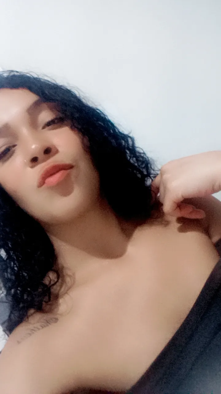 Larissa, acompanhante morena de cabelos longos corpo medio em São Paulo, SP - Real Prazer