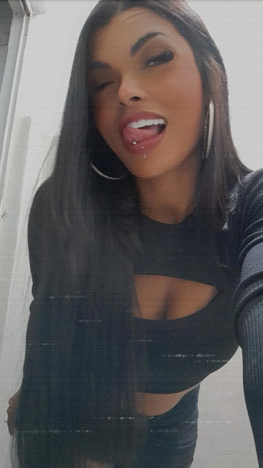 Brenda Campos, acompanhante morena de cabelos longos corpo medio em São Paulo, SP - Real Prazer