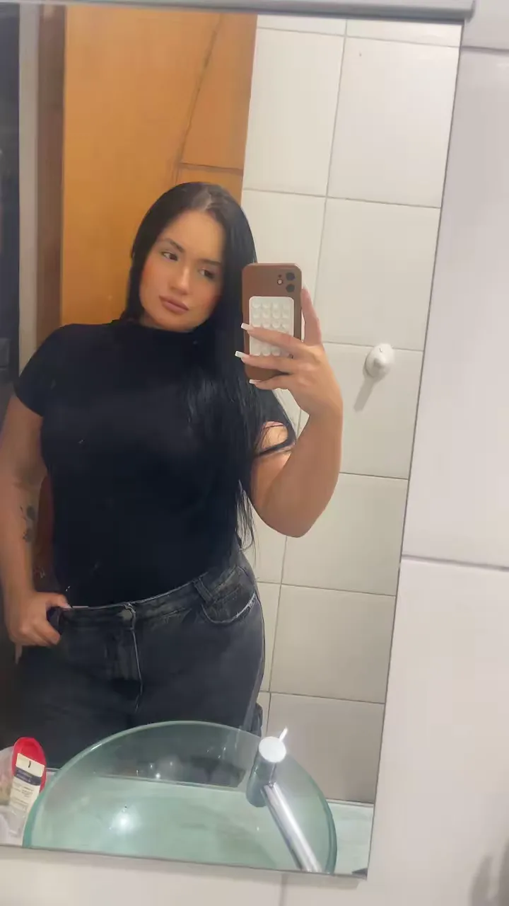 Borges, acompanhante morena de cabelos longos gostosa em São Paulo, SP - Real Prazer