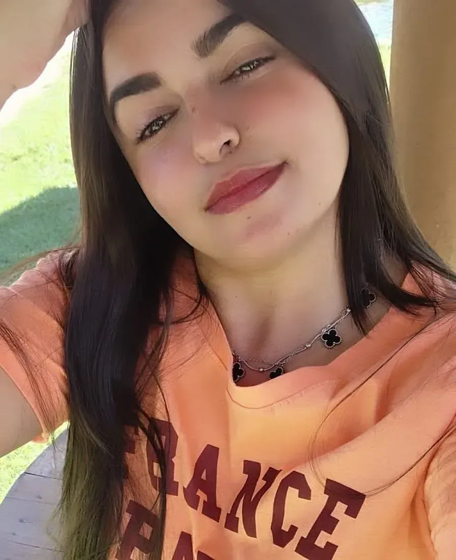 Thayssa, acompanhante ruiva de cabelos longos gostosa em São Luís, MA - Real Prazer