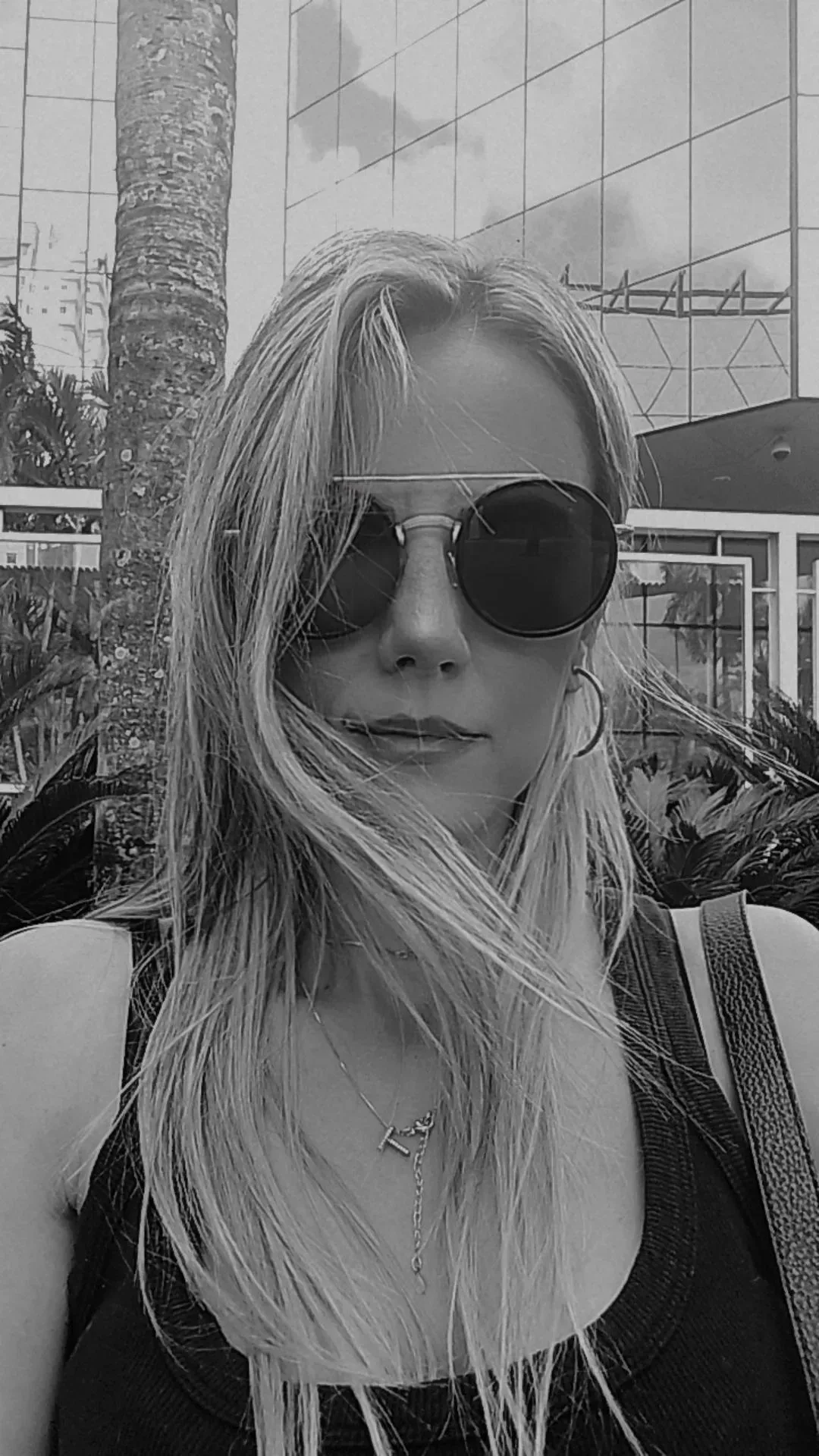 Melissa Gostosa, acompanhante loira de cabelos longos magra em São Paulo, SP - Real Prazer