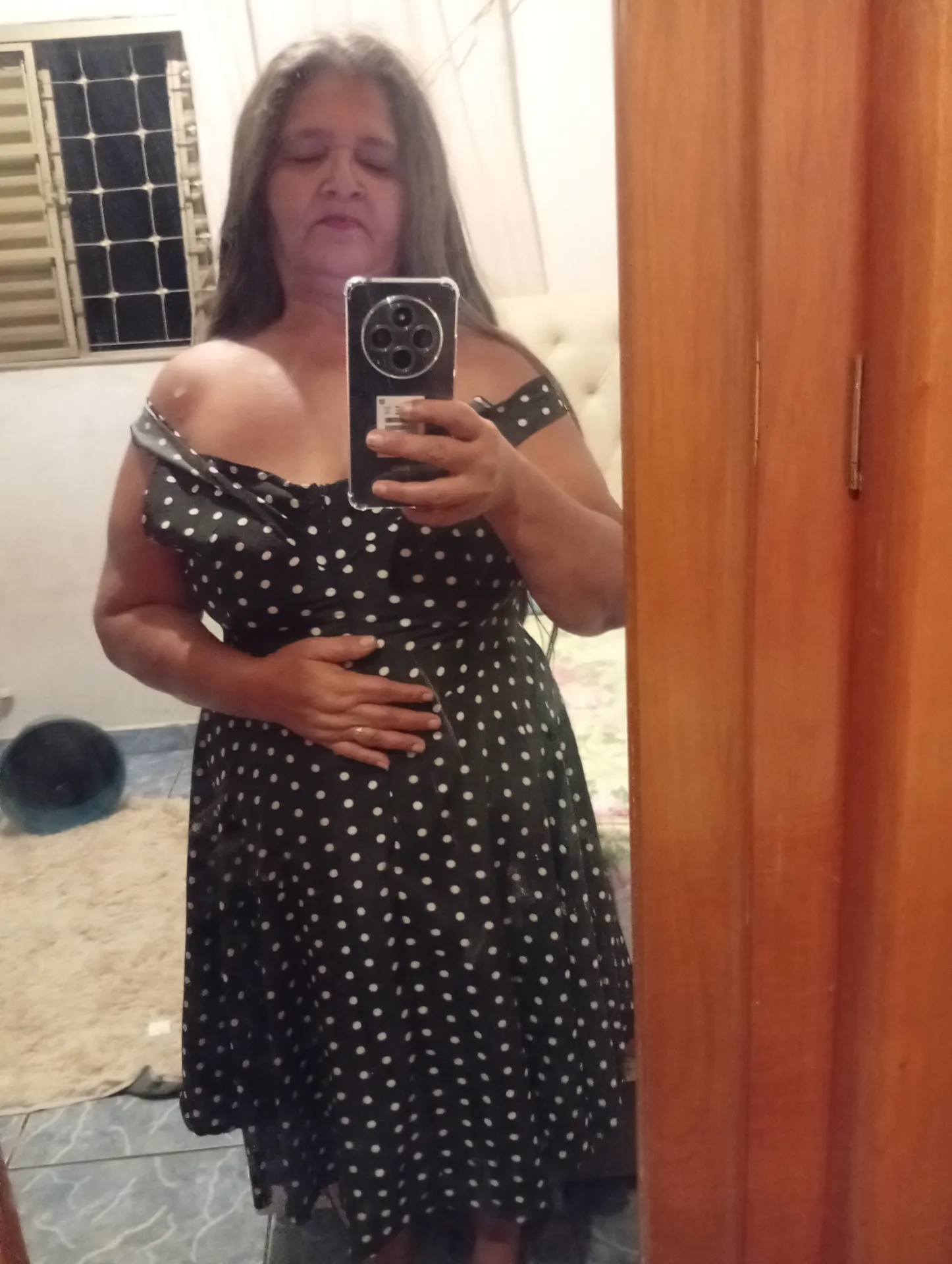 Verinha, acompanhante castanha de cabelos longos gordinha em Goiânia, GO - Real Prazer