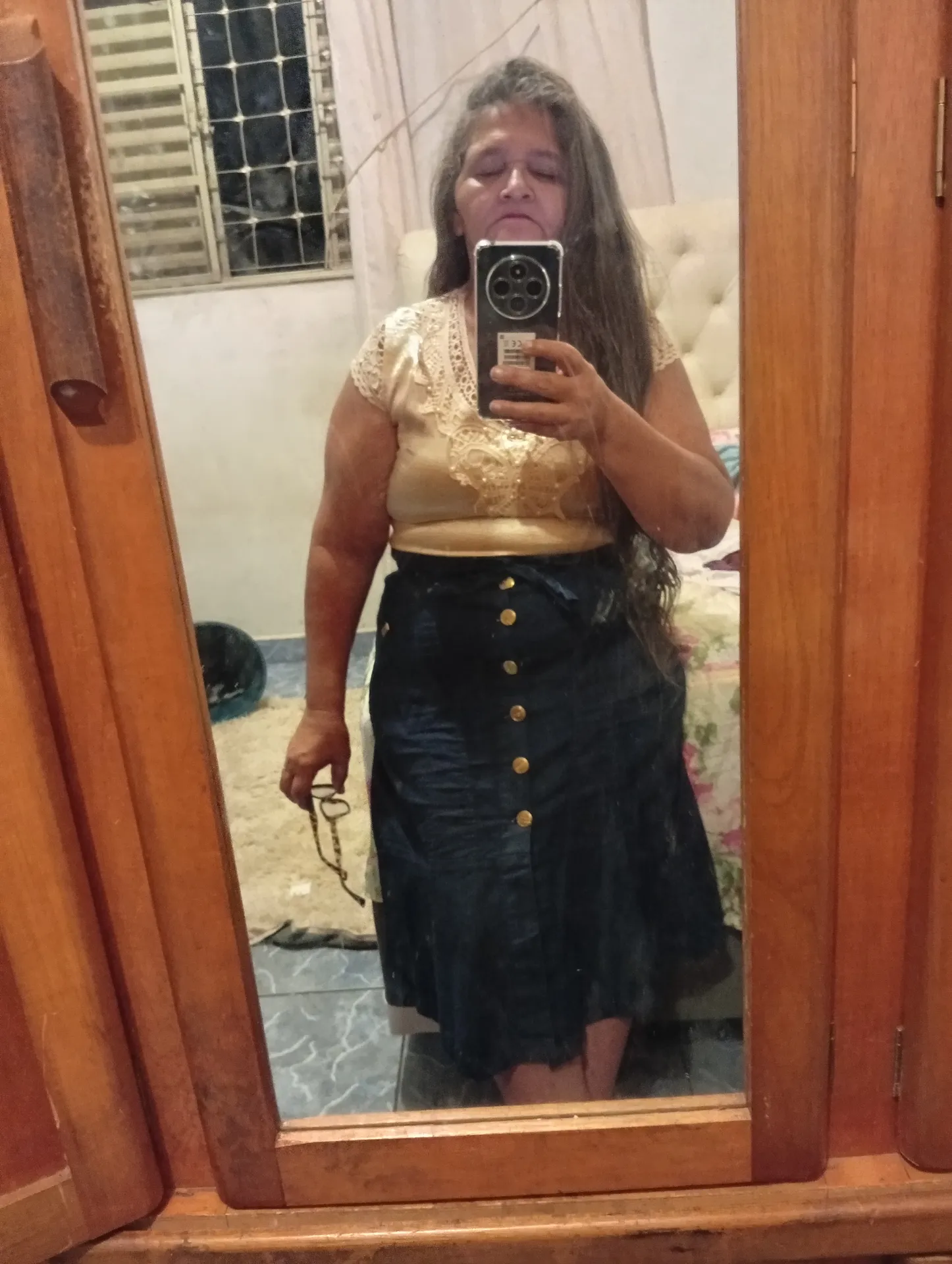 Verinha, acompanhante castanha de cabelos longos gordinha em Goiânia, GO - Real Prazer