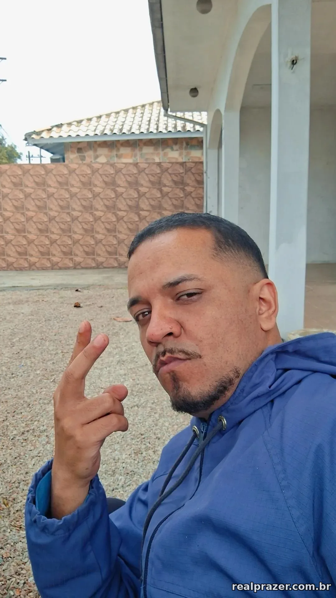Dionatan, garoto de programa moreno em São José, SC - Real Prazer