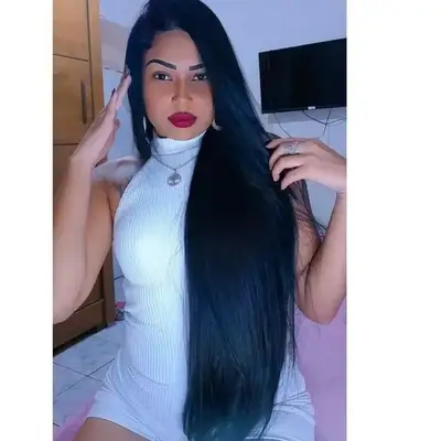 Julia, acompanhante morena de cabelos longos slim - Real Prazer