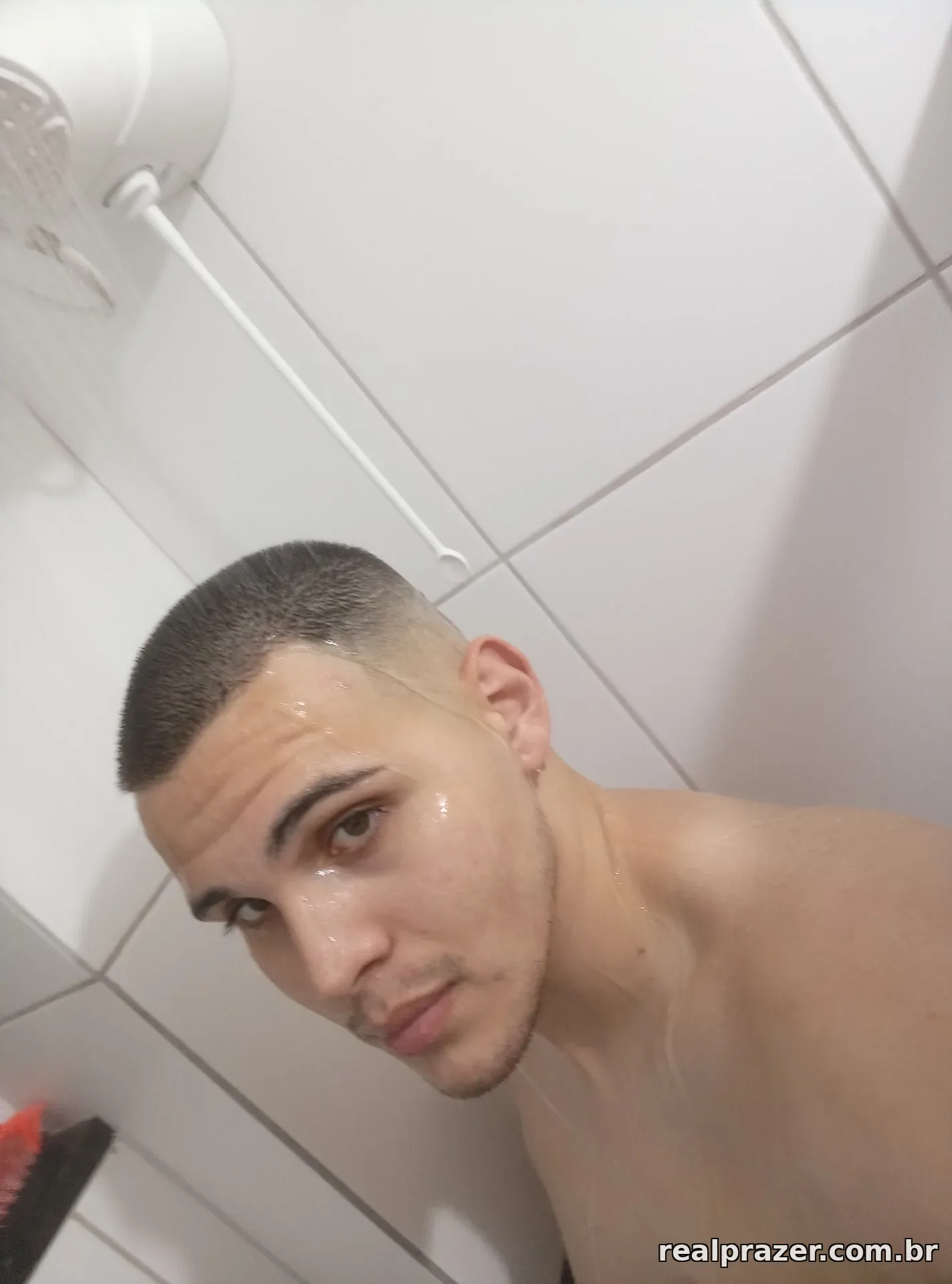 Christian, garoto de programa moreno corpo medio em São José dos Pinhais, PR - Real Prazer