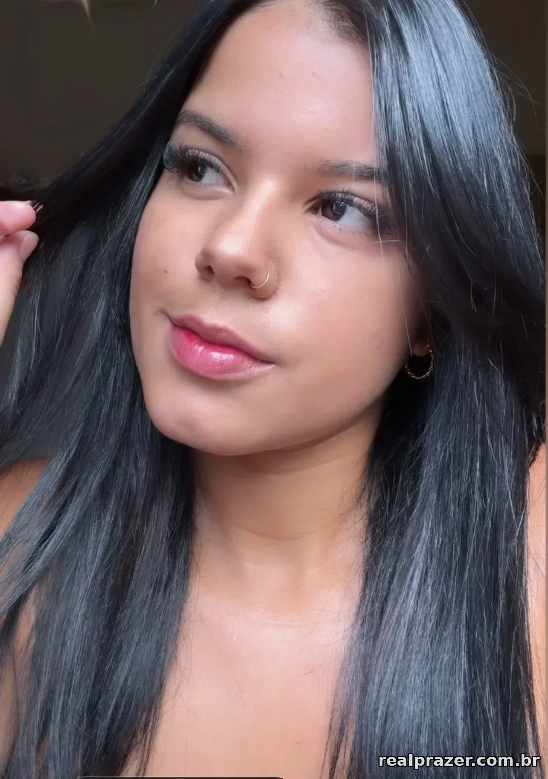 Maria Moranguinho, acompanhante castanha de cabelos longos gostosa em São Paulo, SP - Real Prazer