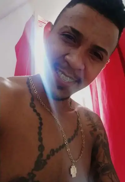 Moreno tatuado, garoto de programa castanho corpo medio em São Luís, MA - Real Prazer