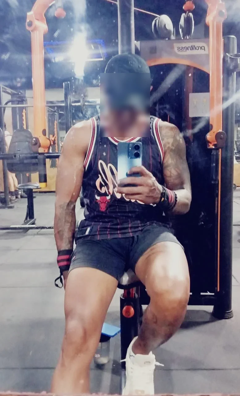 Moreno tatuado, garoto de programa castanho corpo medio em São Luís, MA - Real Prazer