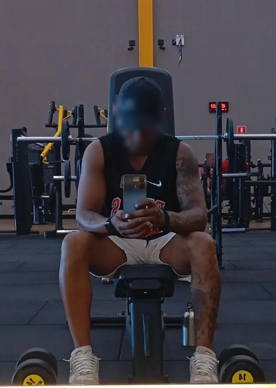 Moreno tatuado, garoto de programa castanho corpo medio em São Luís, MA - Real Prazer