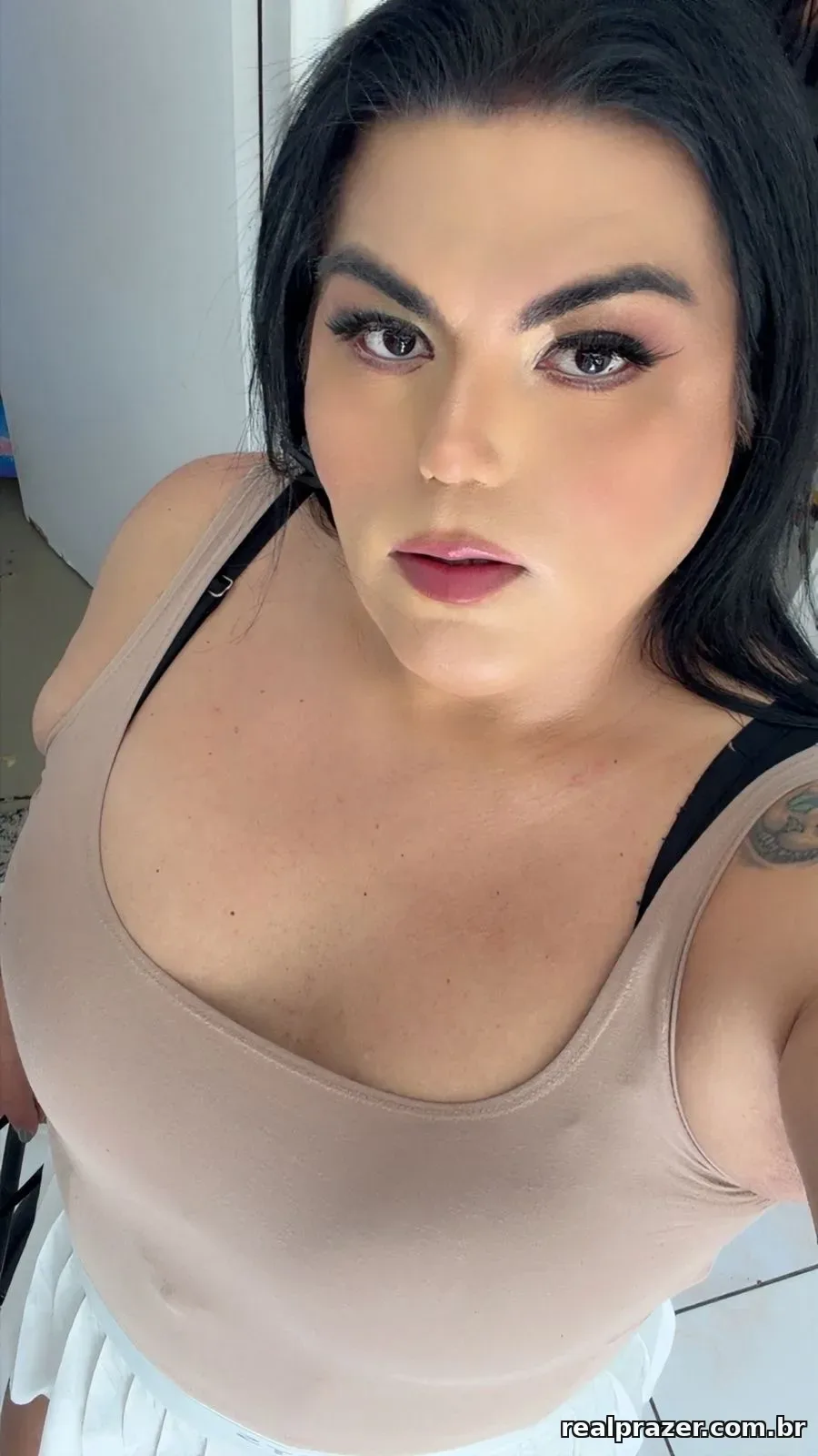 Imola, acompanhante trans morena de cabelos longos gordinha em São Paulo, SP - Real Prazer