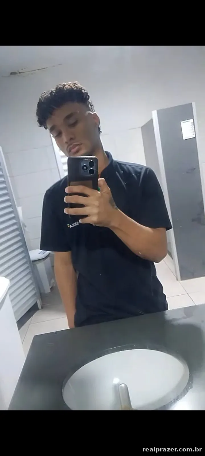 Fantasma, garoto de programa castanho corpo medio em Uberaba, MG - Real Prazer