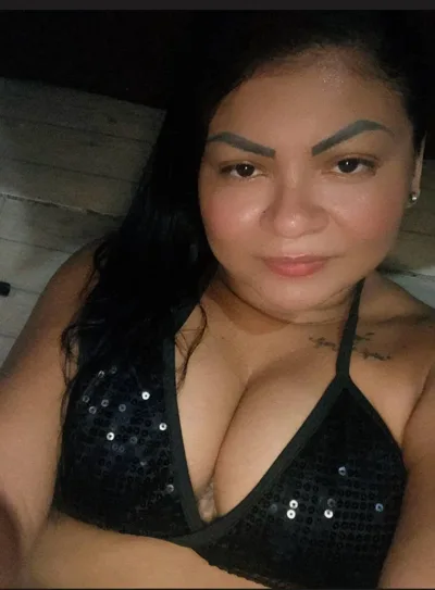 Valzinha sezy, acompanhante castanha de cabelos longos corpo medio - Real Prazer Valzinha sezy, acompanhante castanha de cabelos longos corpo medio - Real Prazer