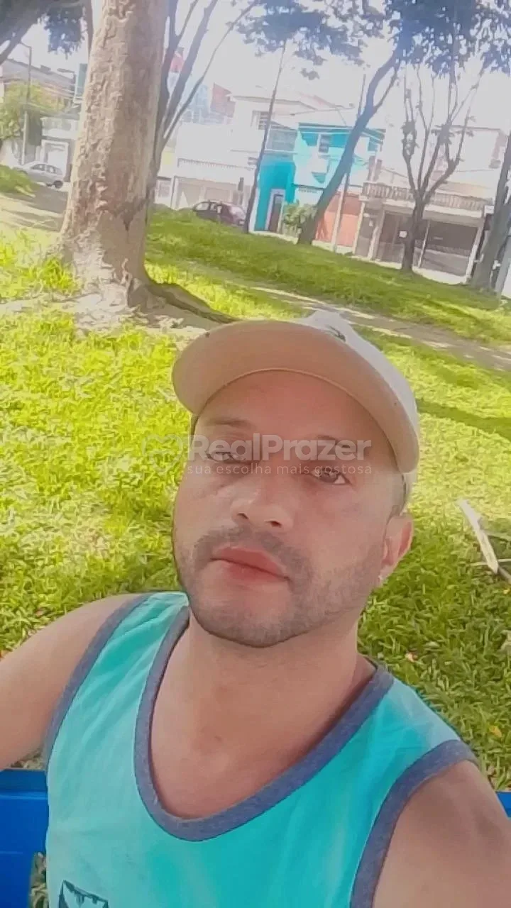 Nathan, garoto de programa castanho magro em Guarulhos, SP - Real Prazer