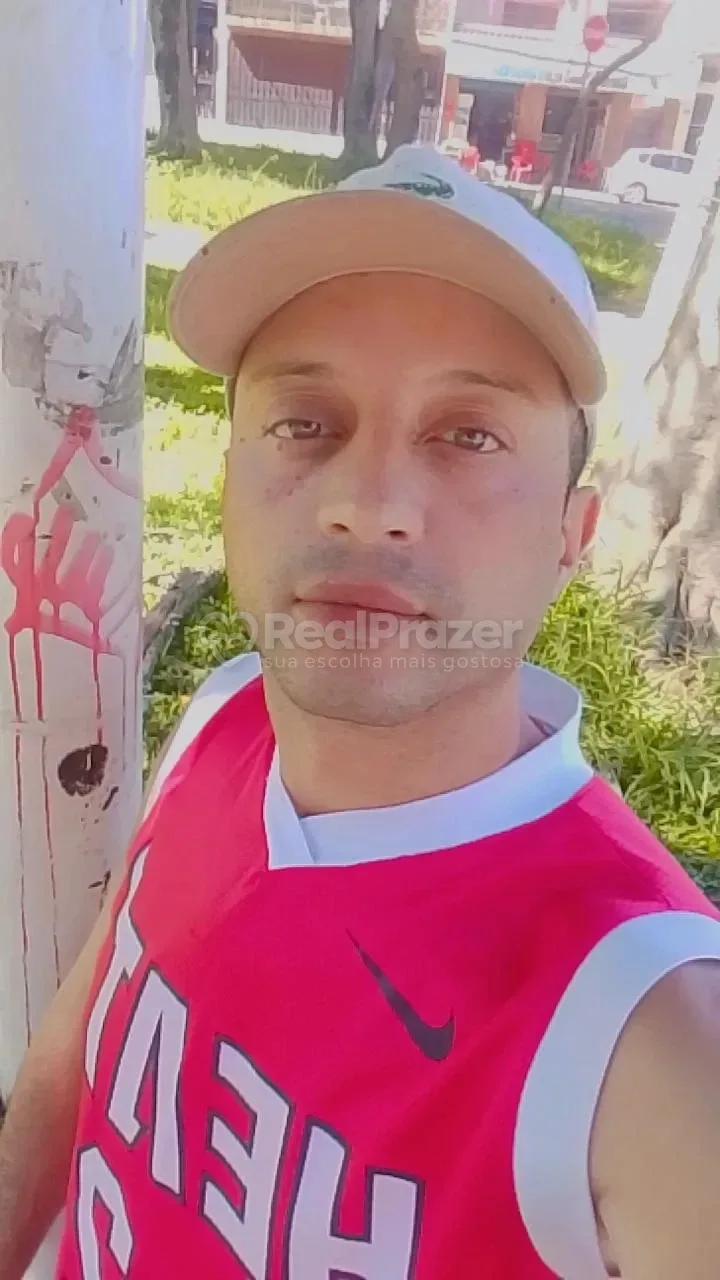 Nathan, garoto de programa castanho magro em Guarulhos, SP - Real Prazer