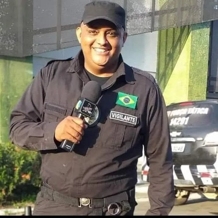 Lu, garoto de programa moreno magro em Maracanaú, CE - Real Prazer