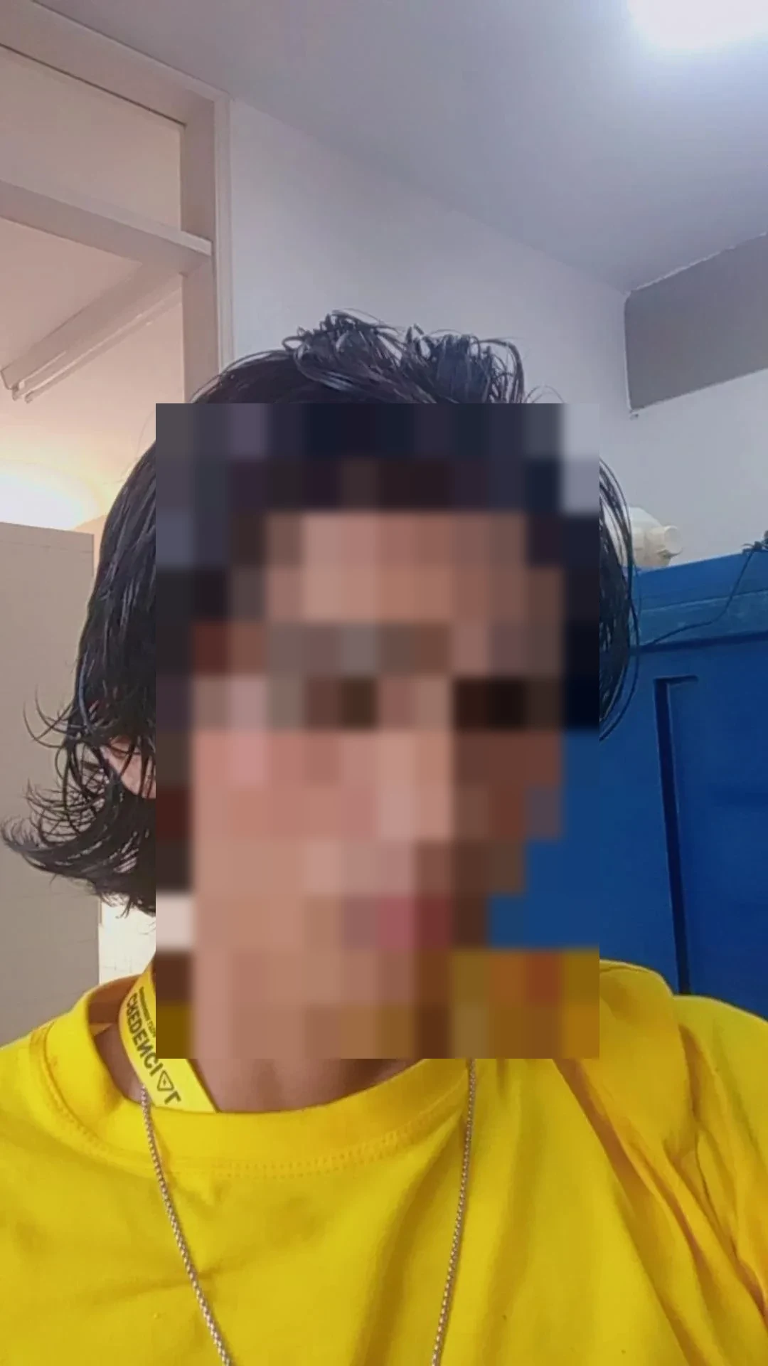 Black Friday, garoto de programa castanho de cabelos longos magro em Manaus, AM - Real Prazer