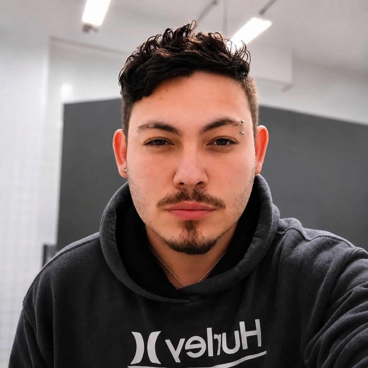 Alex Borges, garoto de programa loiro em Mauá, SP - Real Prazer