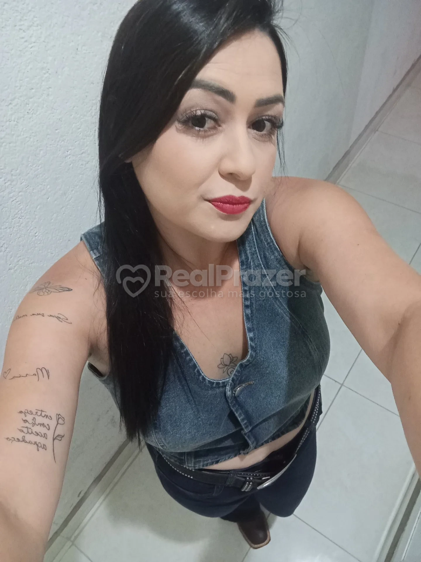 Fernanda, acompanhante morena de cabelos longos corpo medio em Suzano, SP - Real Prazer