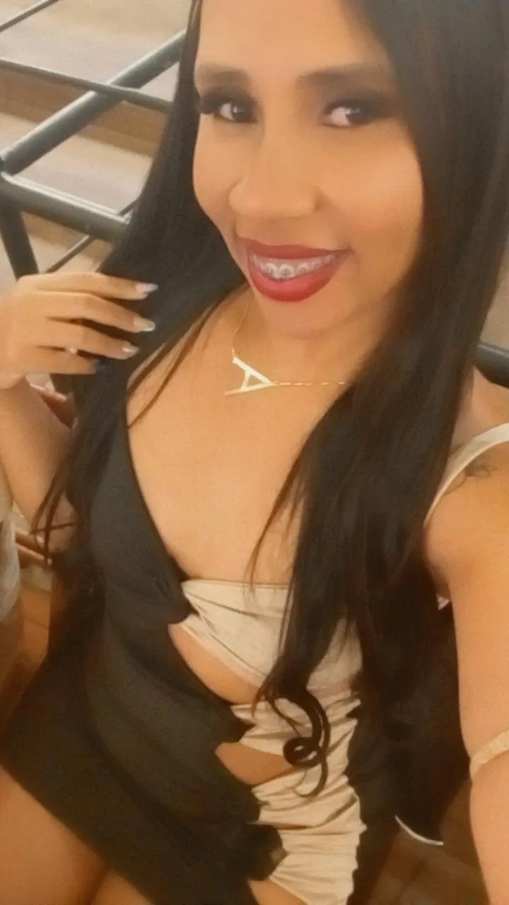Safira, acompanhante castanha curvilinea em Campinas, SP - Real Prazer