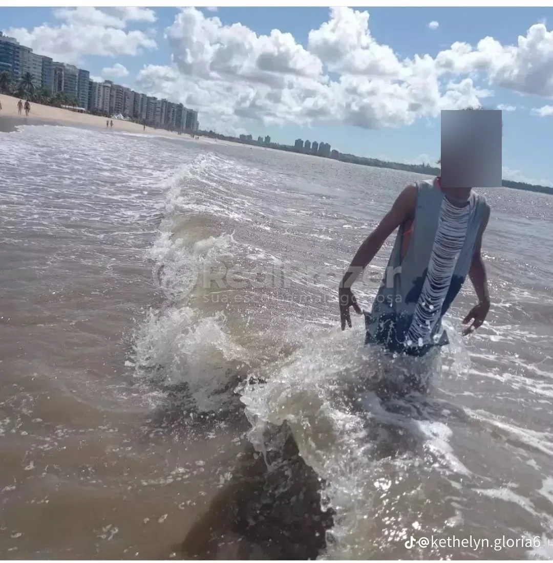 Kethellyzinha Silva dominada, garoto de programa castanho de cabelos longos magro em Colatina, ES - Real Prazer
