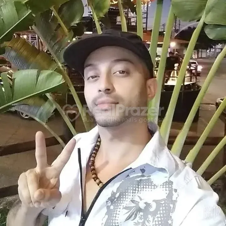 Nathan, garoto de programa castanho magro em Guarulhos, SP - Real Prazer