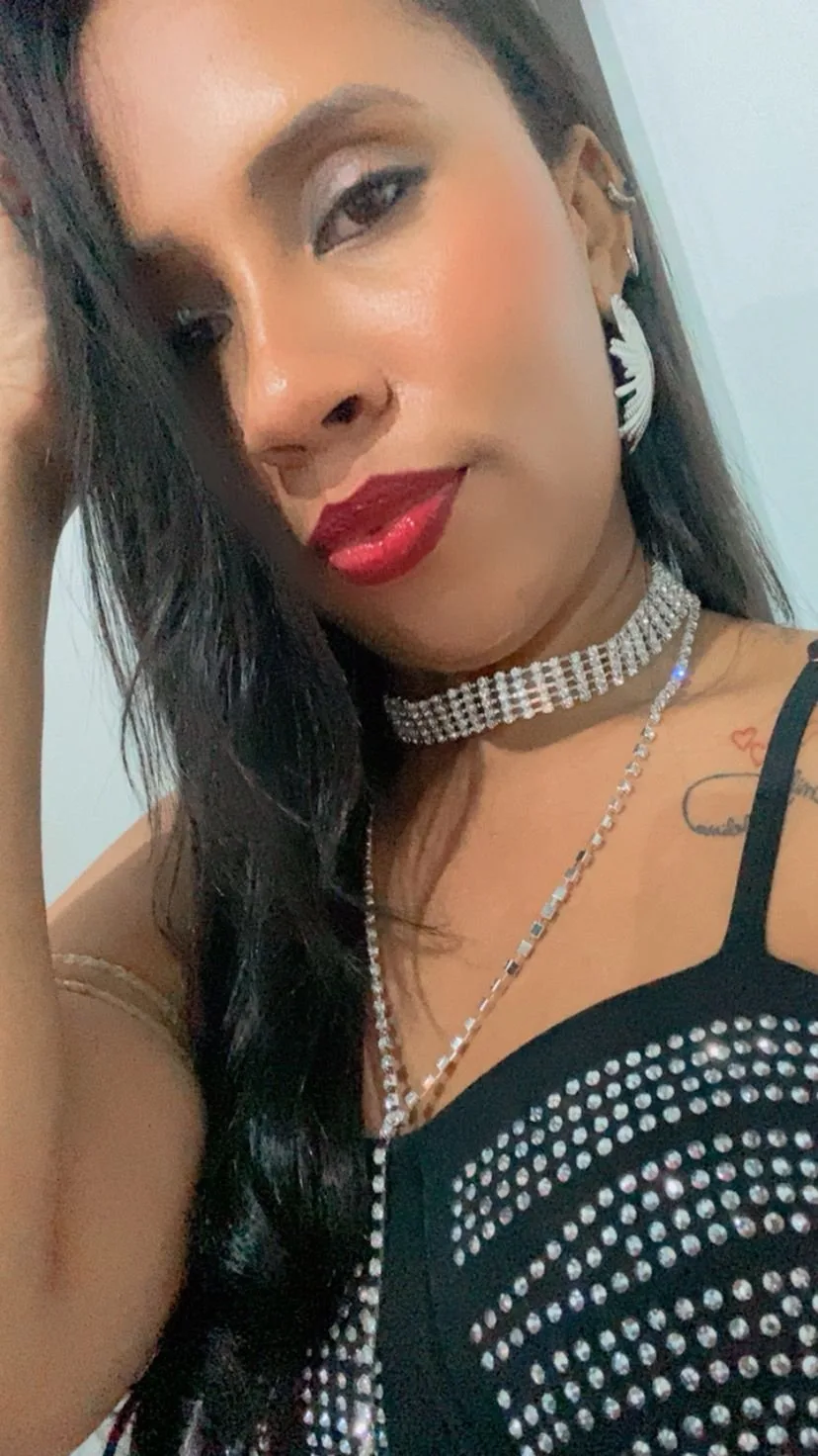 Safira, acompanhante castanha curvilinea em Campinas, SP - Real Prazer