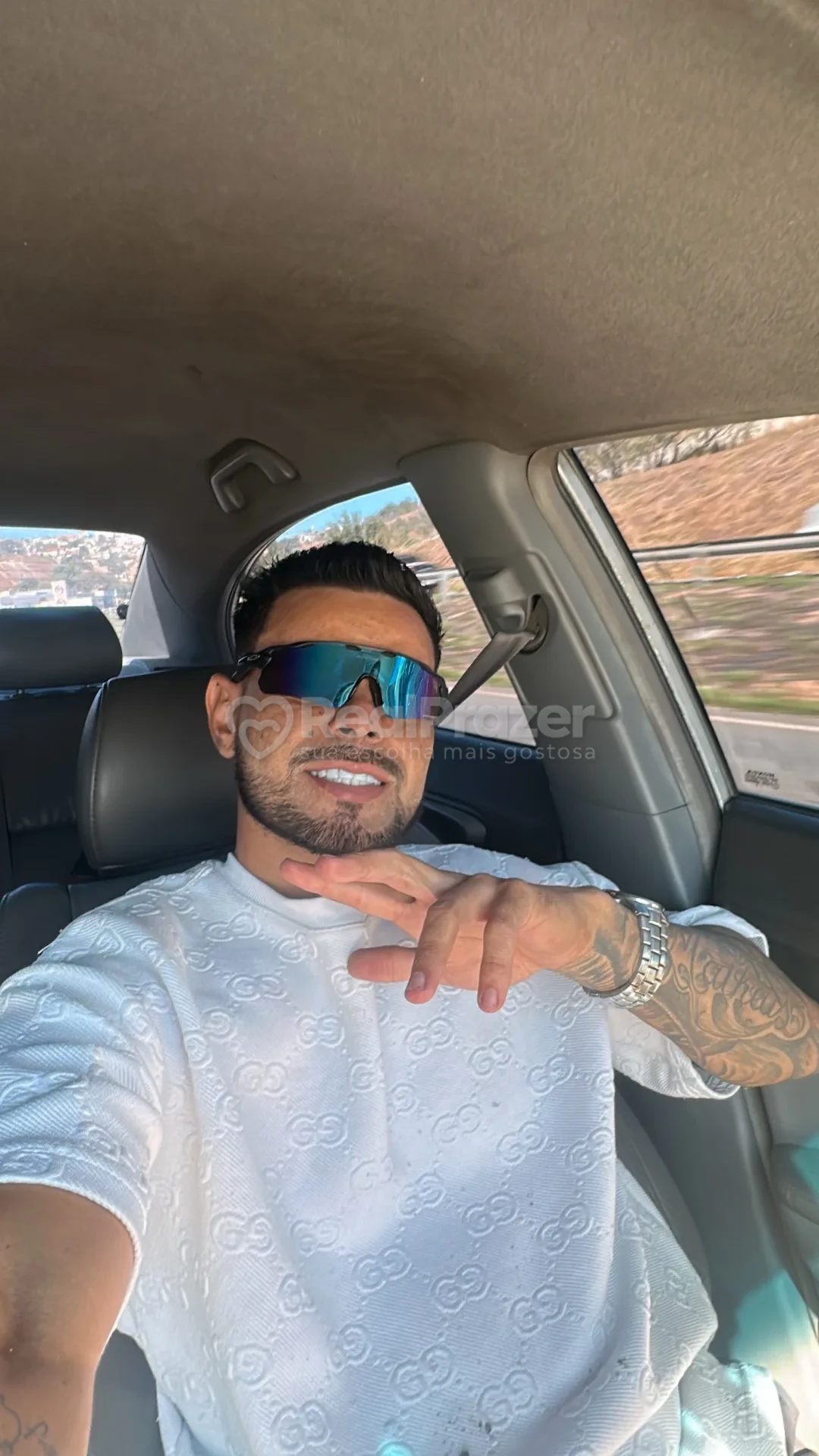 laprata, garoto de programa moreno de cabelos longos atletico em Belo Horizonte, MG - Real Prazer