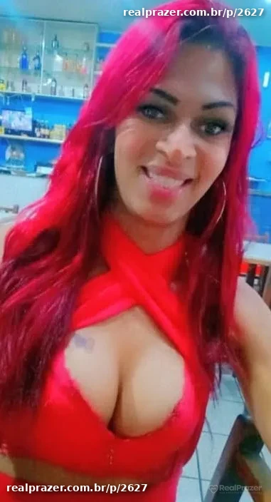 Sheylla Deusa, acompanhante trans morena de cabelos longos magra em Recife, PE - Real Prazer