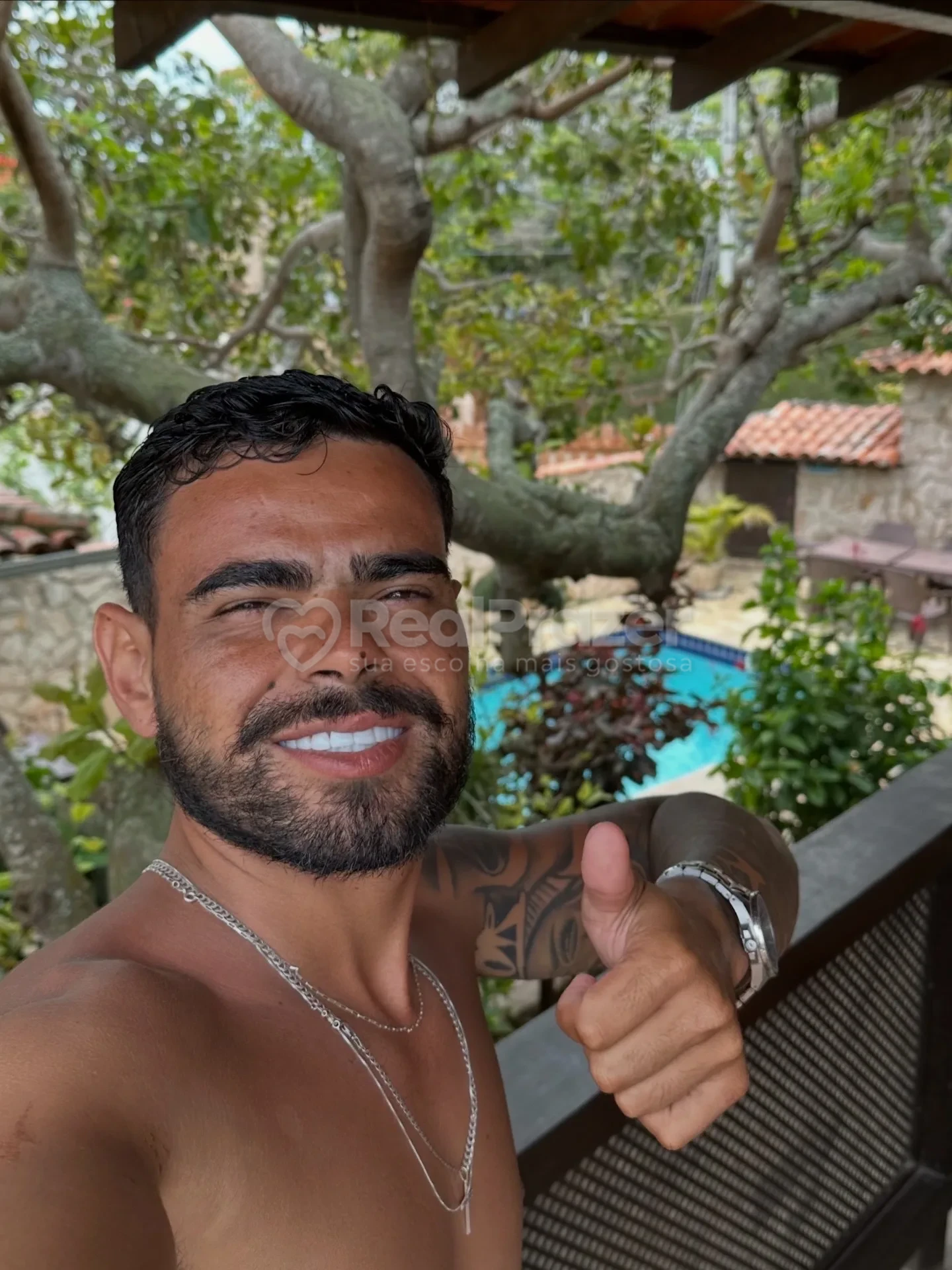 laprata, garoto de programa moreno de cabelos longos atletico em Belo Horizonte, MG - Real Prazer