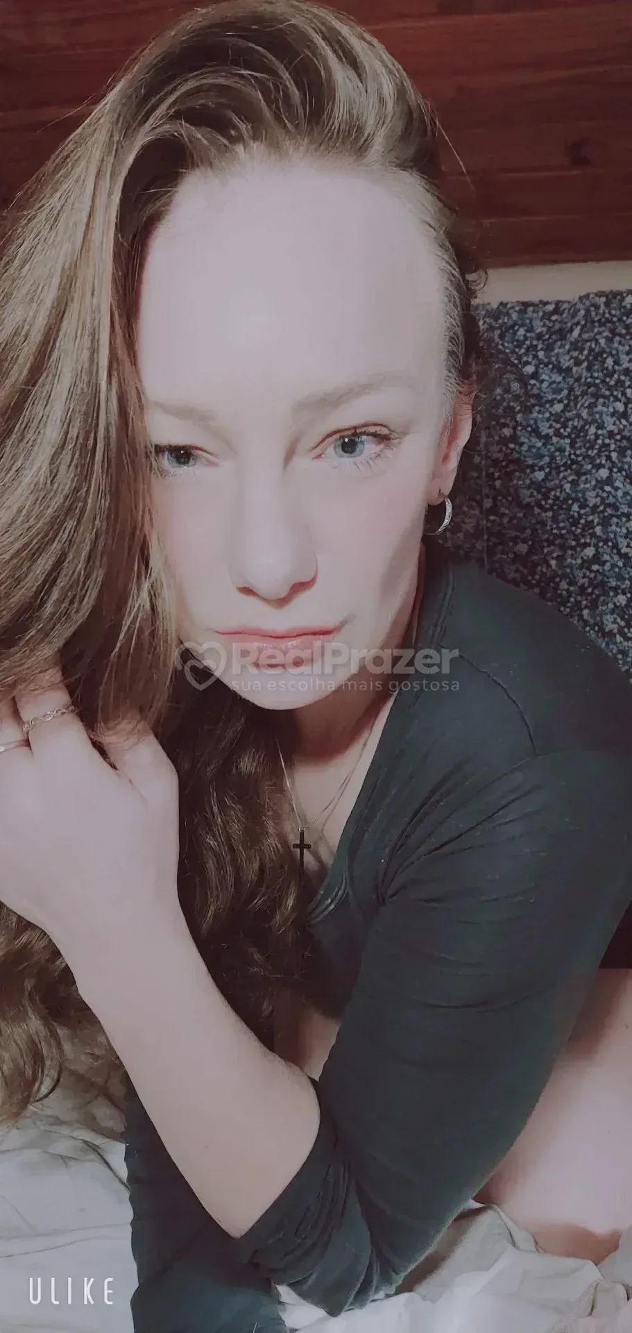 Julie Squalor, acompanhante loira de cabelos longos magra em São Paulo, SP - Real Prazer