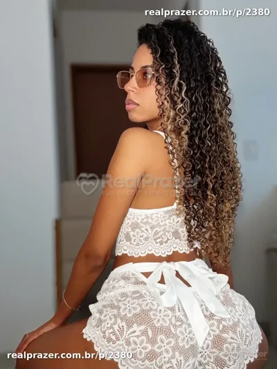 Monica Clarck, acompanhante loira de cabelos longos magra - Real Prazer Monica Clarck, acompanhante loira de cabelos longos magra - Real Prazer