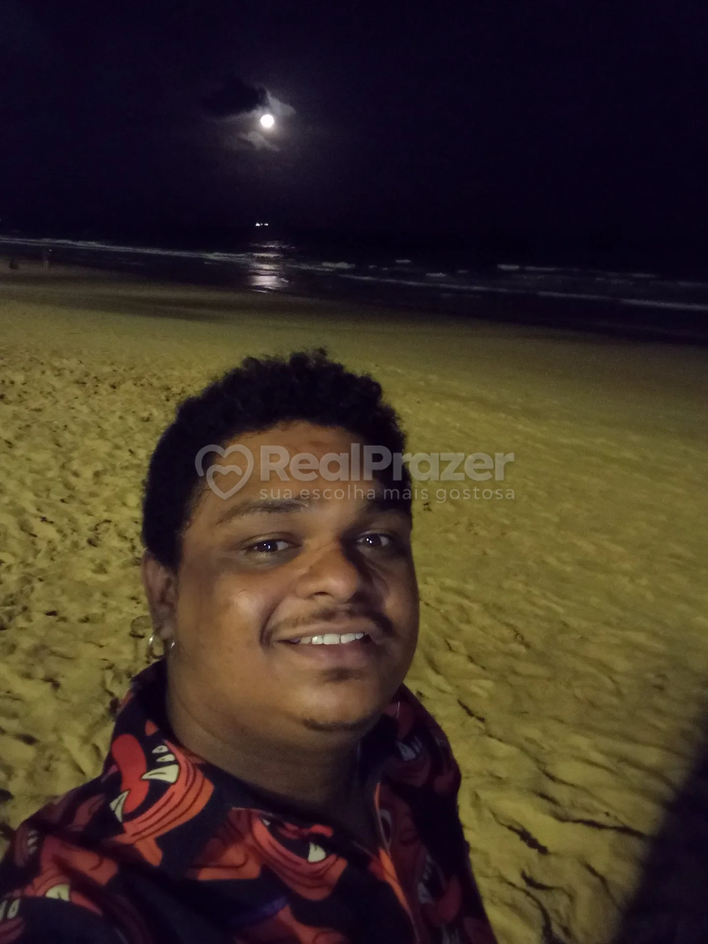Binho kiners, garoto de programa moreno corpo medio em Recife, PE - Real Prazer