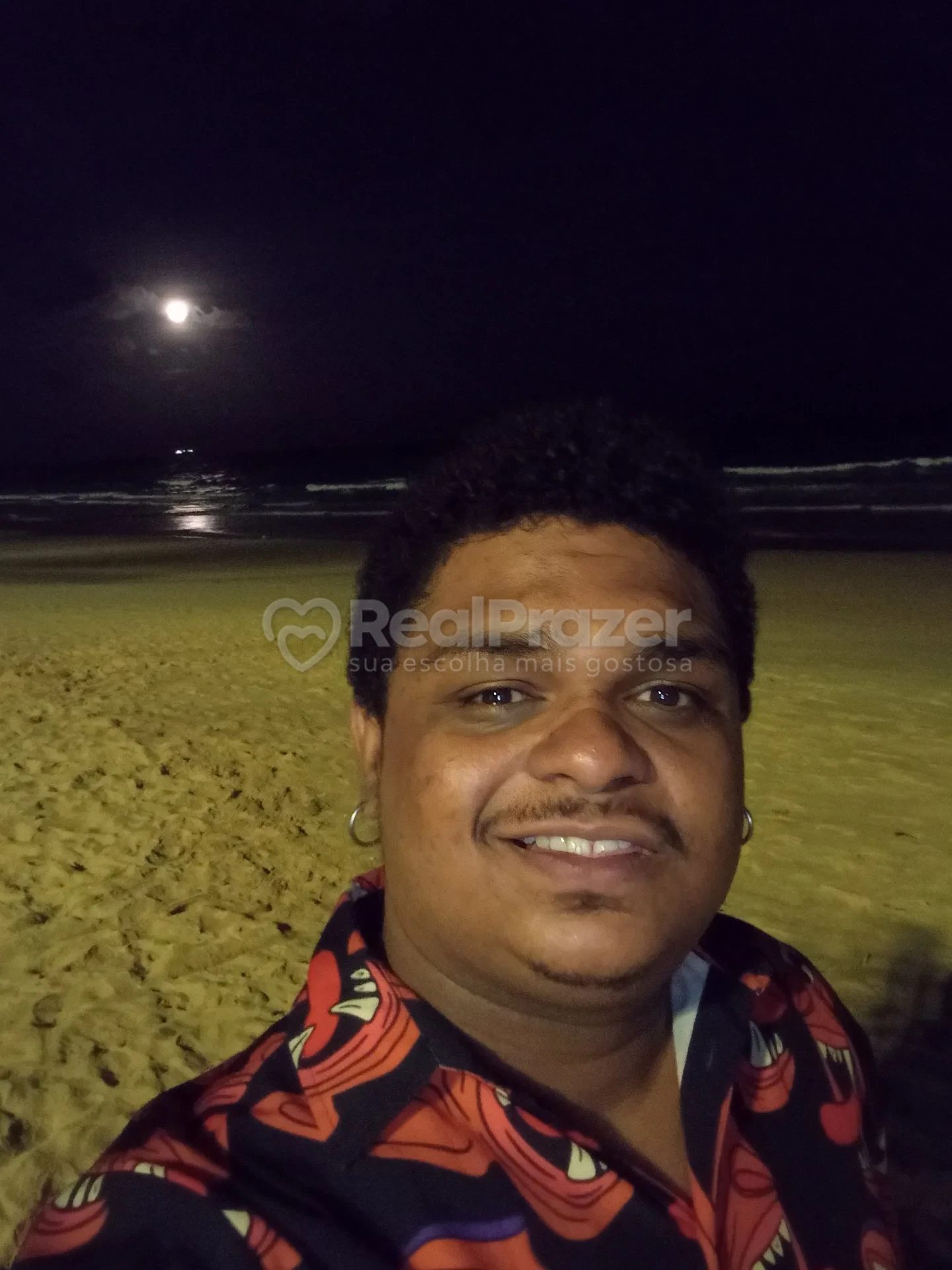 Binho kiners, garoto de programa moreno corpo medio em Recife, PE - Real Prazer
