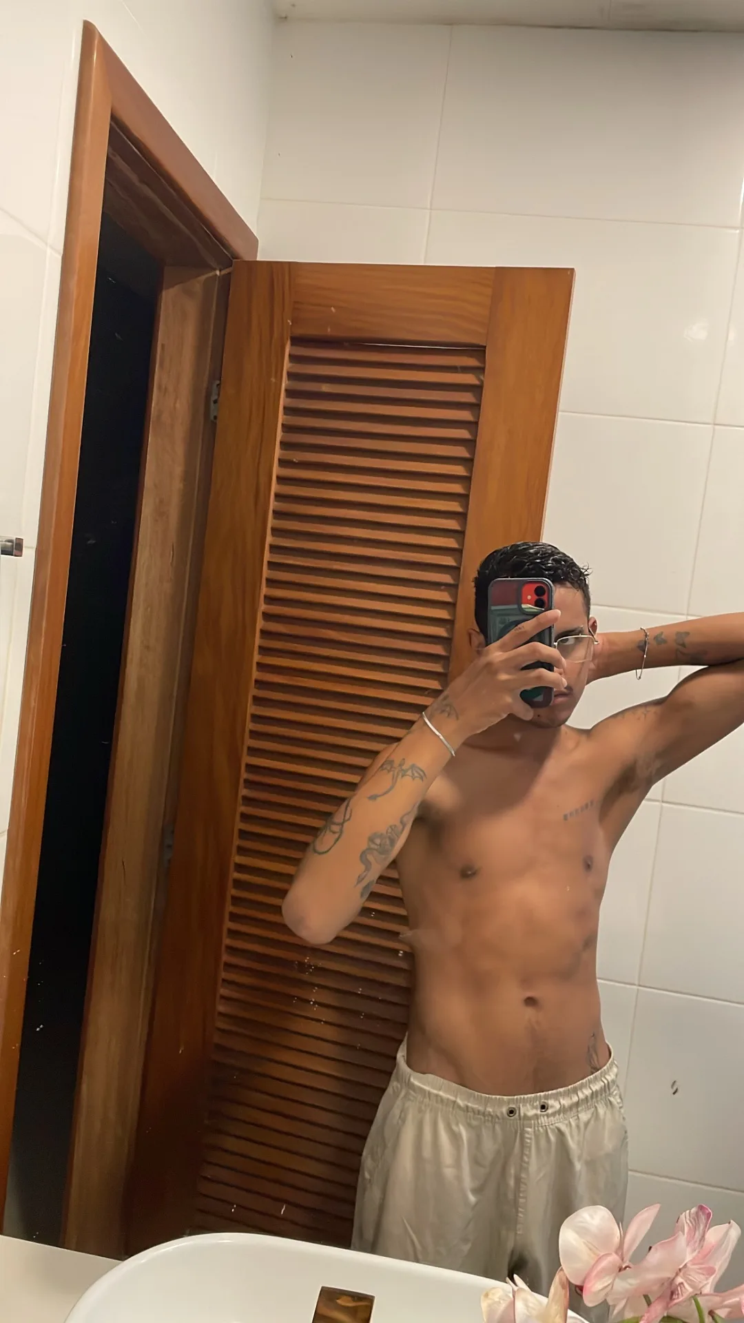 Yuri Drumms, garoto de programa magro em Vila Velha, ES - Real Prazer
