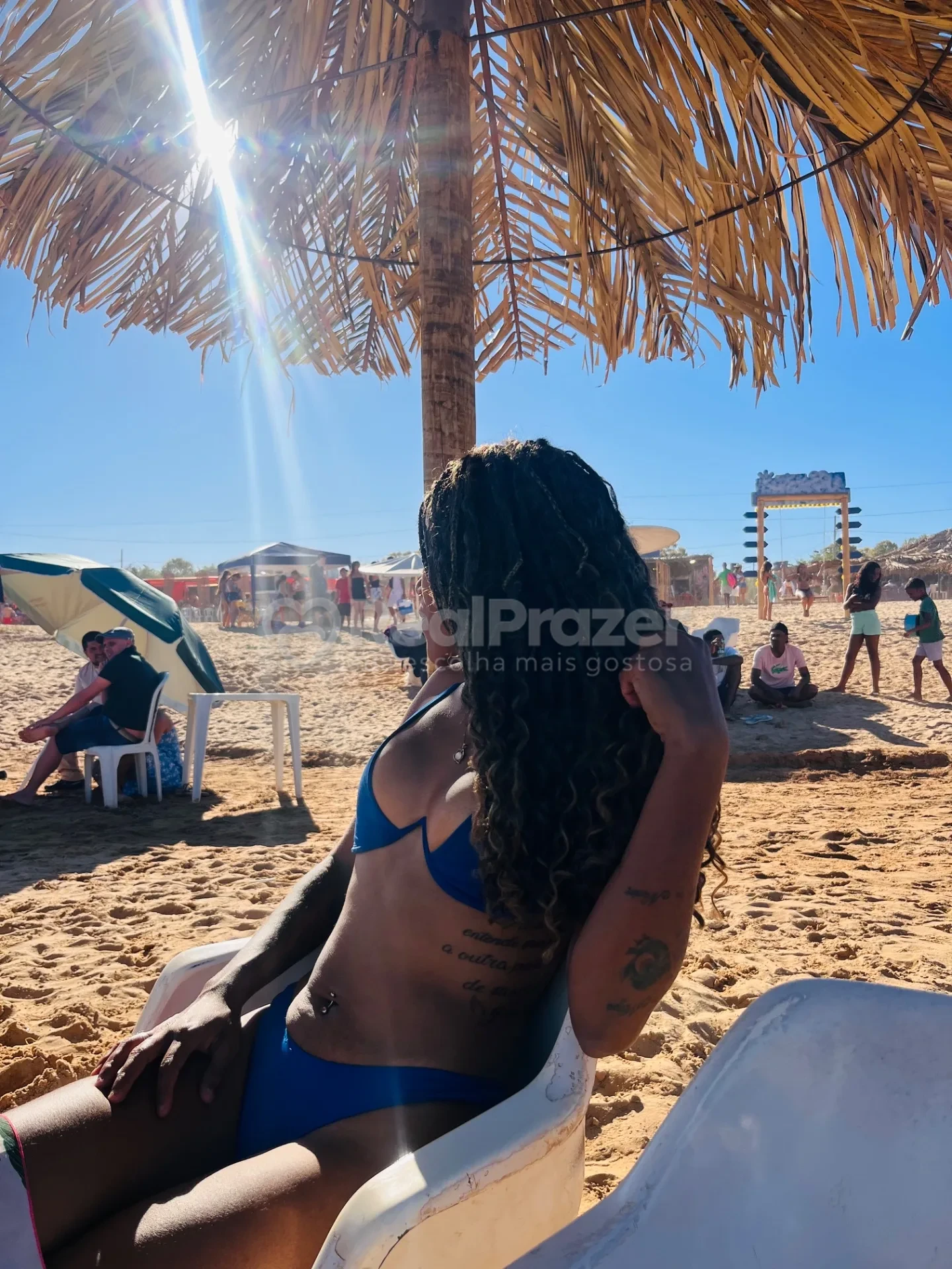 Magrinha sexy, acompanhante morena de cabelos longos magra - Real Prazer