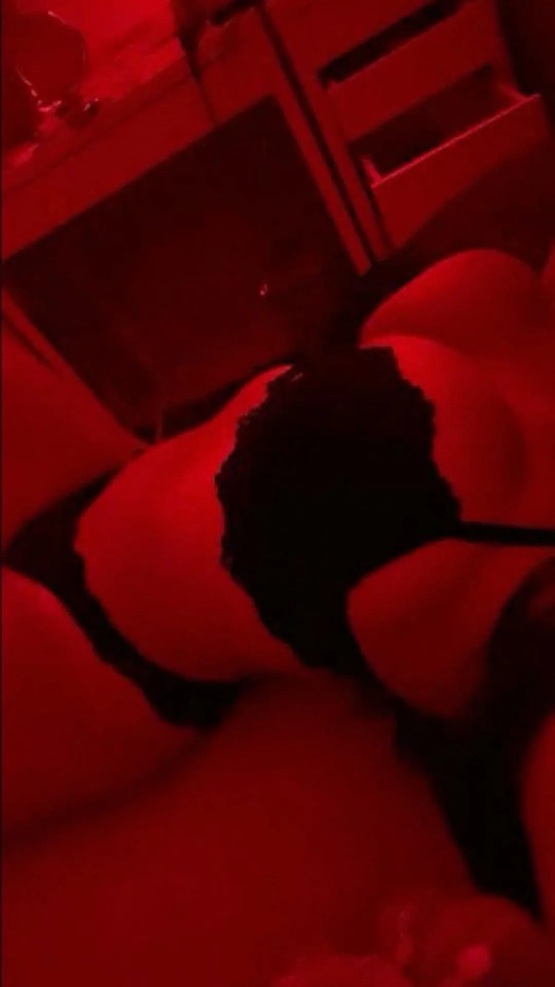 Vivi, acompanhante morena de cabelos longos gostosa - Real Prazer