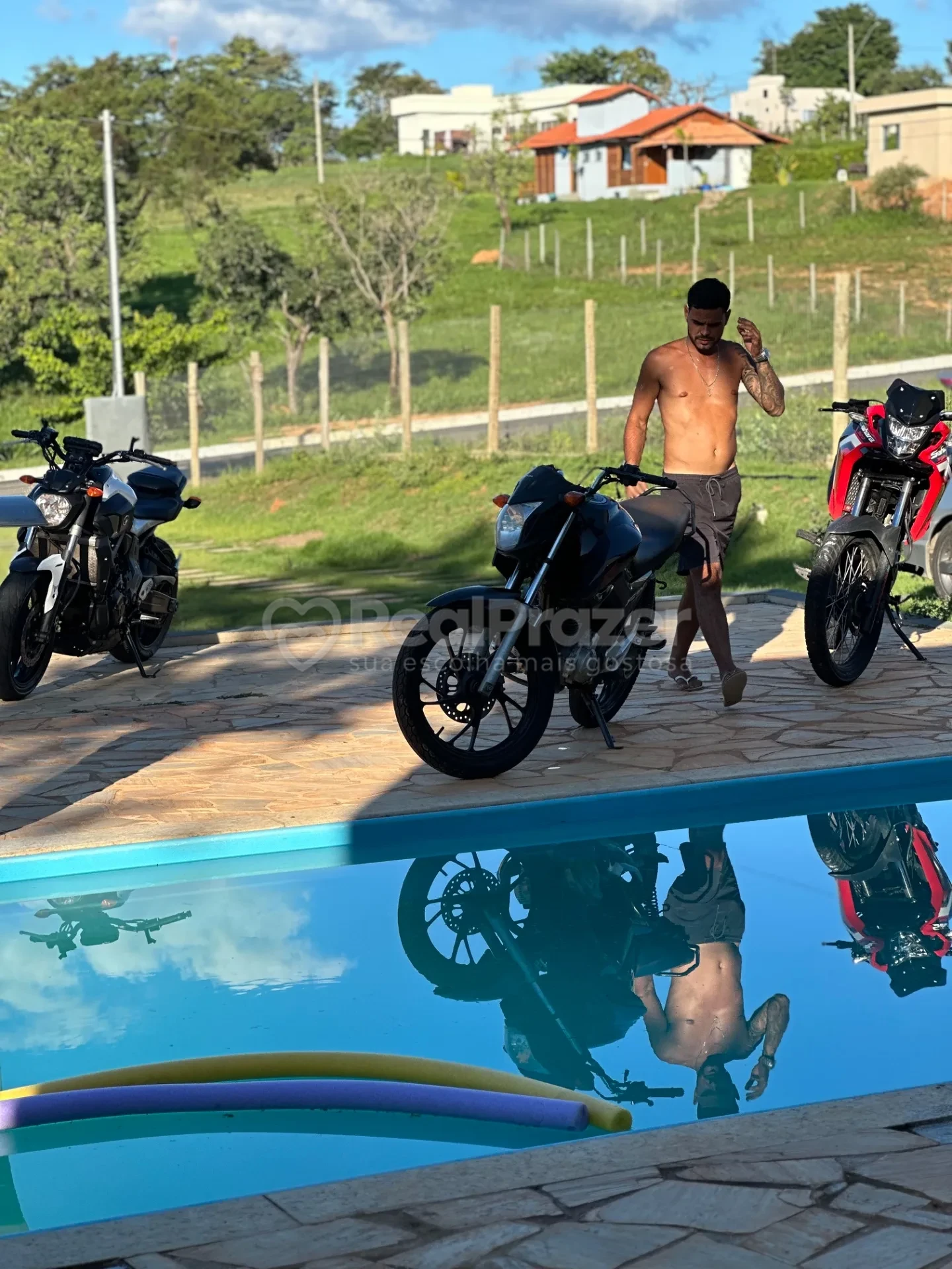 laprata, garoto de programa moreno de cabelos longos atletico em Belo Horizonte, MG - Real Prazer