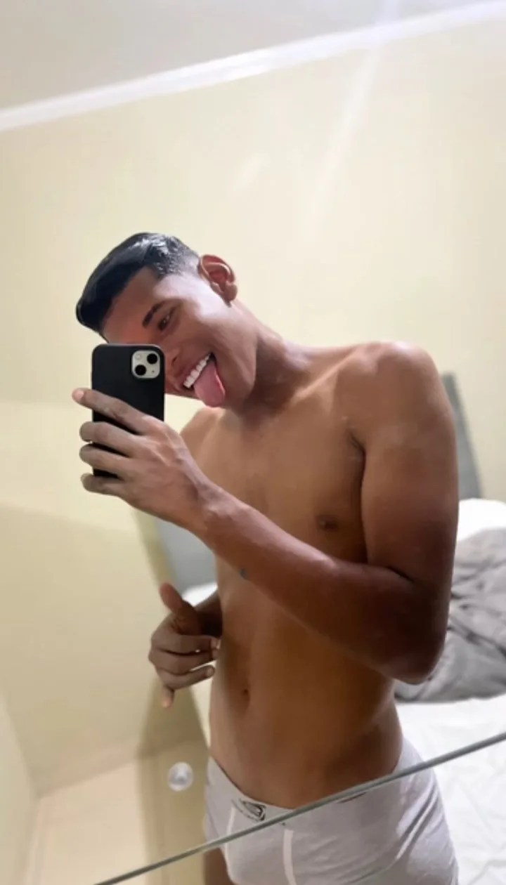 Michelmarque, garoto de programa moreno magro em Barueri, SP - Real Prazer