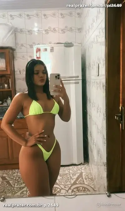Ravena, acompanhante morena de cabelos longos atletica em São Paulo, SP - Real Prazer