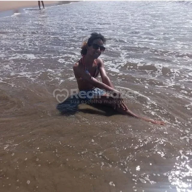 Kethellyzinha Silva dominada, garoto de programa castanho de cabelos longos magro em Colatina, ES - Real Prazer