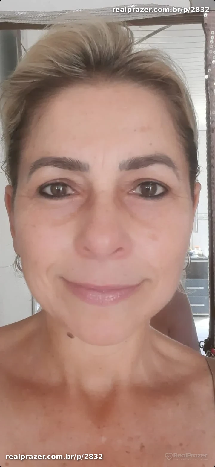 Jasmini, acompanhante loira - Real Prazer