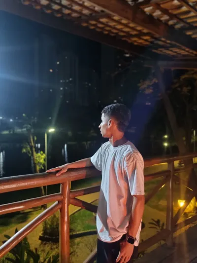 Angel, garoto de programa moreno magro em Goiânia, GO - Real Prazer