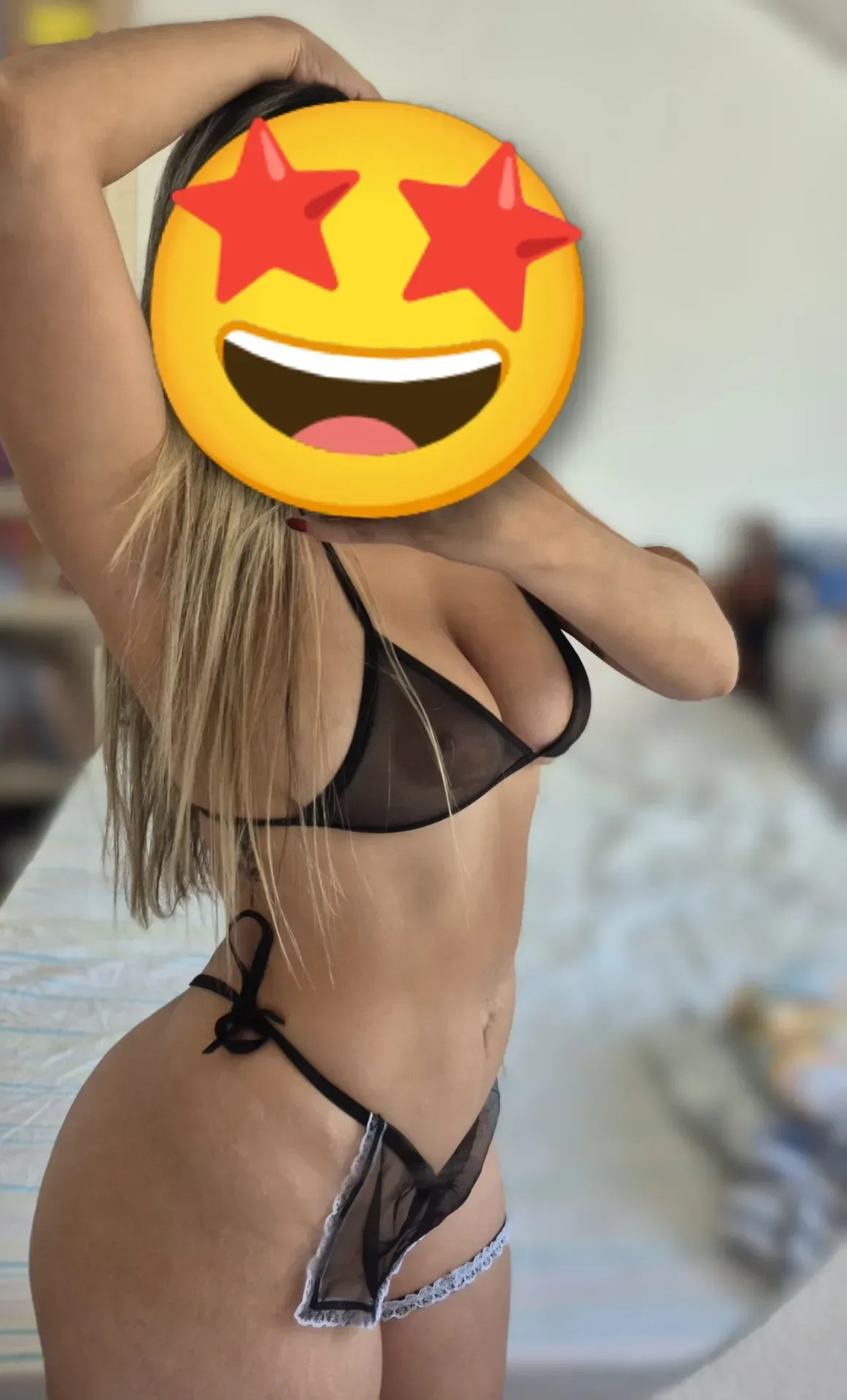 Aurora Rosinha, acompanhante loira de cabelos longos curvilinea - Real Prazer