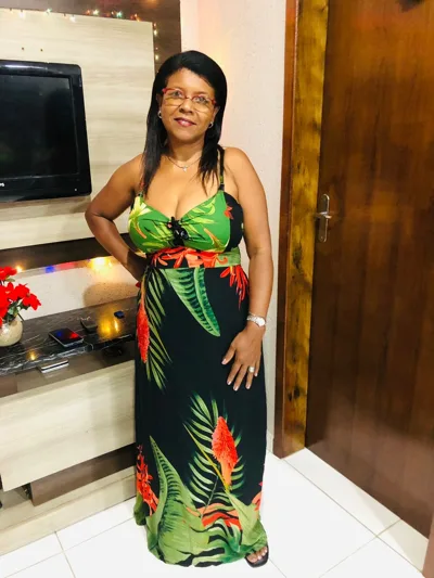 Baianinha safada, acompanhante castanha corpo medio em Fazenda Rio Grande, PR - Real Prazer