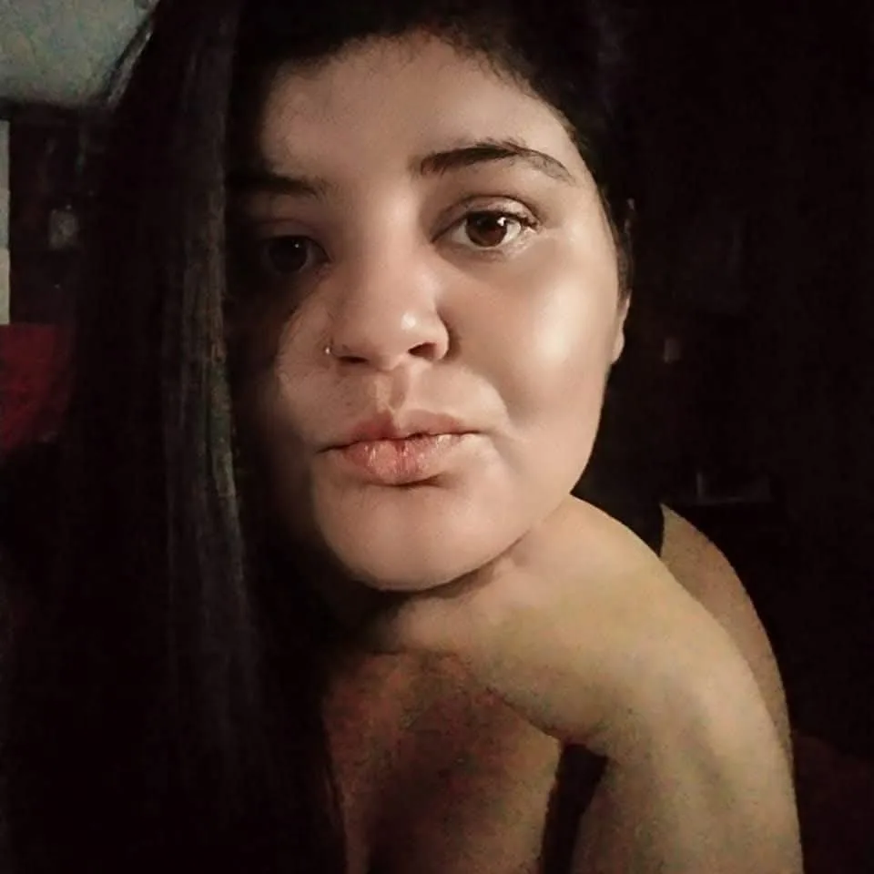 Cristina Winchester, acompanhante castanha de cabelos longos gostosa em Curitiba, PR - Real Prazer