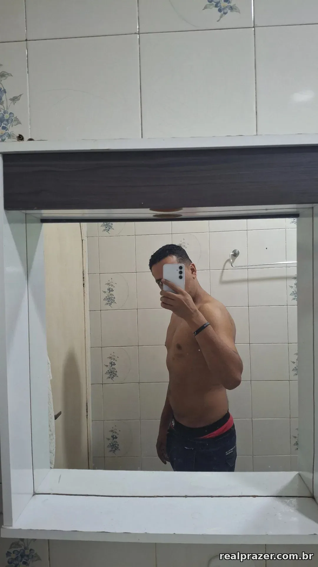 Dionatan, garoto de programa moreno em São José, SC - Real Prazer