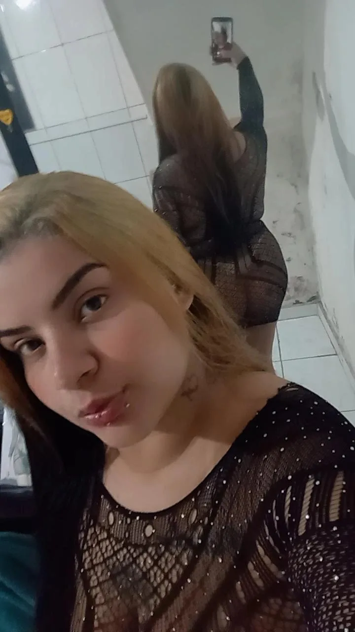 Gaby, acompanhante morena de cabelos longos gordinha em São Paulo, SP - Real Prazer